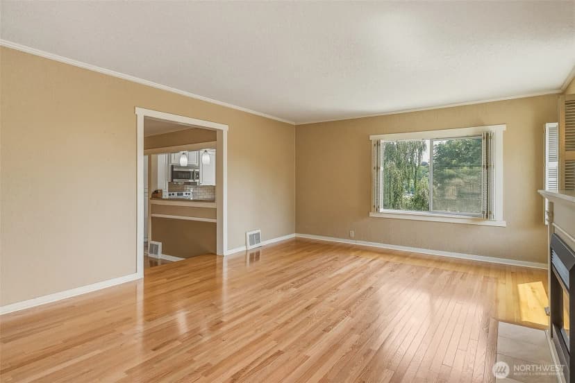Property photo for 3242 36th Avenue W, Seattle photo 12