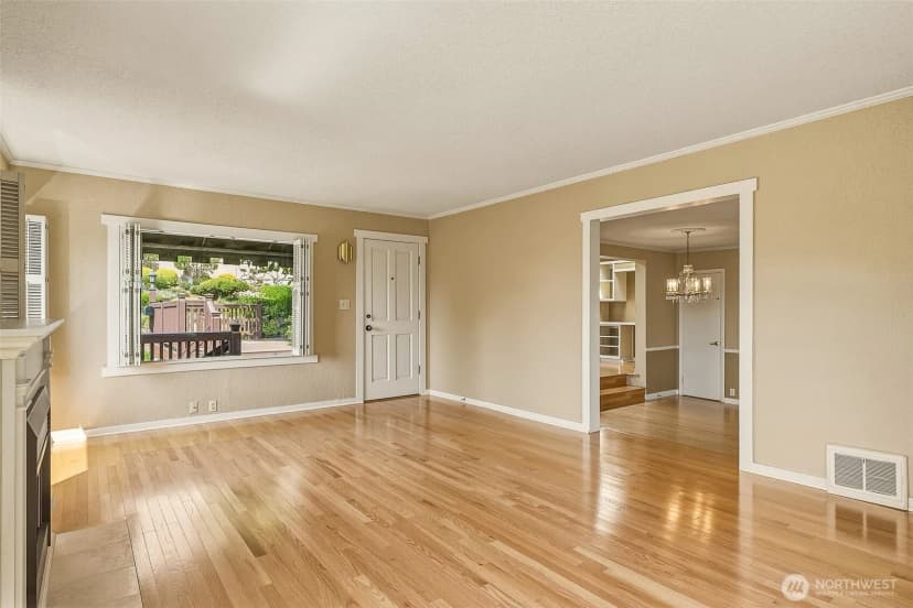 Property photo for 3242 36th Avenue W, Seattle photo 14