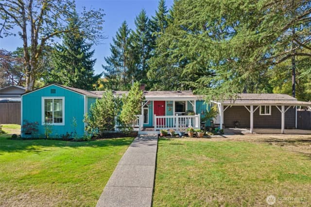 Property photo for 10002 Oak Lane Sw, Lakewood