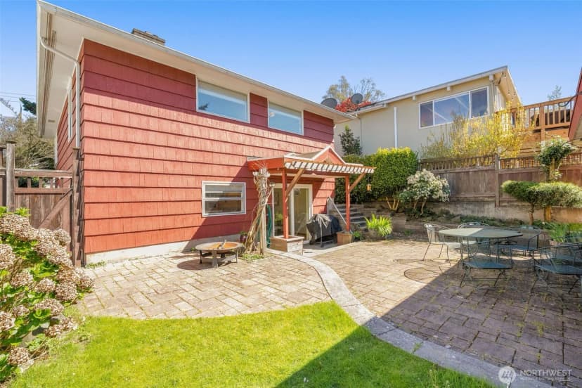 Property photo for 4333 32nd Avenue W, Seattle photo 22