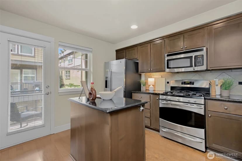 Property photo for 2707 Sw Sylvan Heights Drive, Seattle photo 11