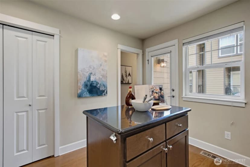 Property photo for 2707 Sw Sylvan Heights Drive, Seattle photo 13