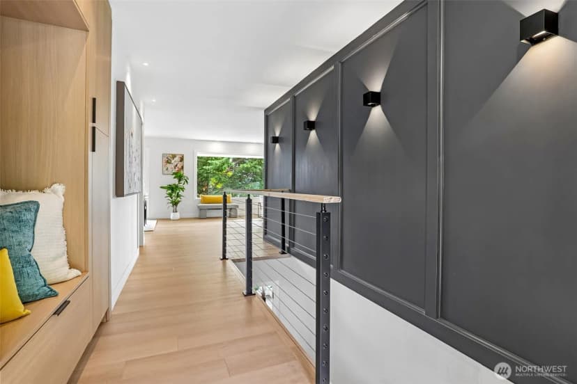 Property photo for 1318 Lake Washington Boulevard S, Seattle photo 3