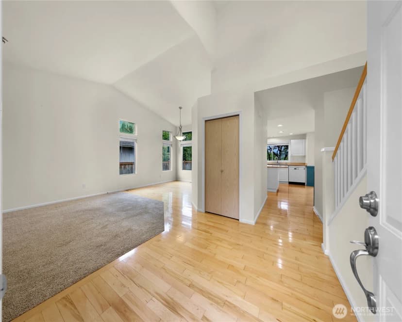 Property photo for 7015 76th Drive Ne, Marysville photo 4