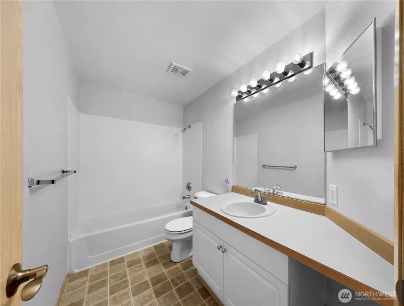 Property photo for 7015 76th Drive Ne, Marysville photo 26