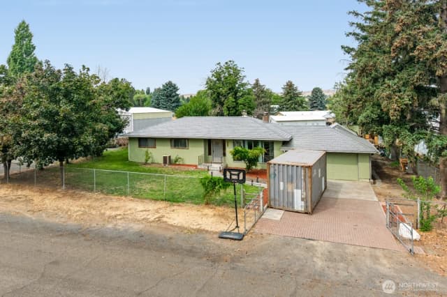 Property photo for 156 Warden Avenue Nw, Soap Lake photo 2