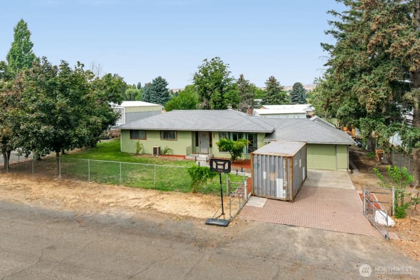Property photo for 156 Warden Avenue Nw, Soap Lake photo 2