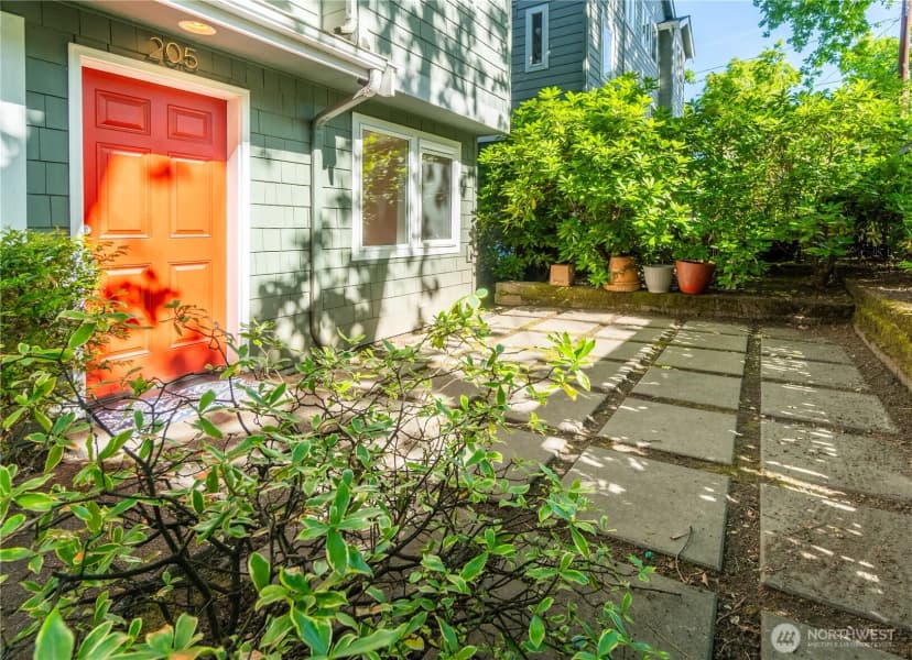 Property photo for 205 27th Avenue S #205, Seattle photo 6