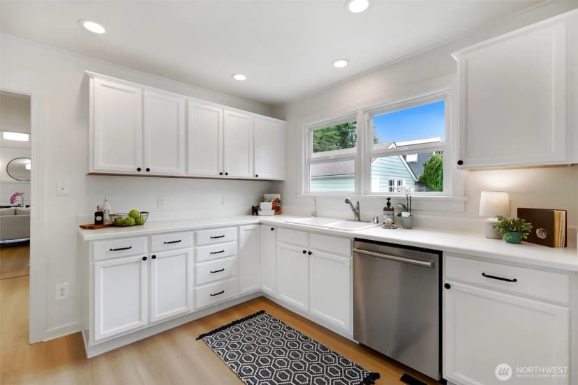 Property photo for 3006 Ne 133rd Street, Seattle photo 18