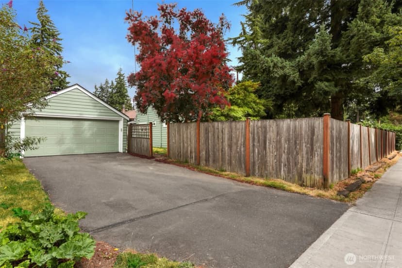 Property photo for 3006 Ne 133rd Street, Seattle photo 33