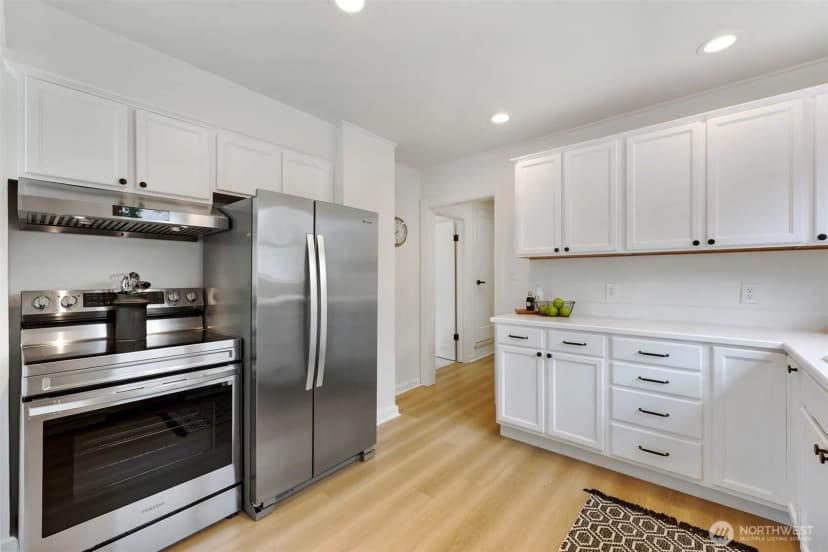 Property photo for 3006 Ne 133rd Street, Seattle photo 17