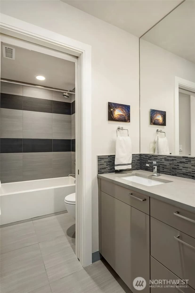Property photo for 8270 Se 31st Street, Mercer Island photo 28