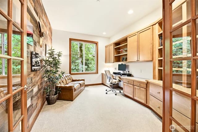 Property photo for 18603 E Spring Lake Drive Se, Renton photo 5