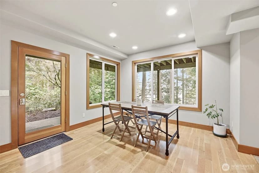 Property photo for 18603 E Spring Lake Drive Se, Renton photo 24