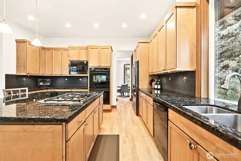 Property photo for 18603 E Spring Lake Drive Se, Renton photo 7