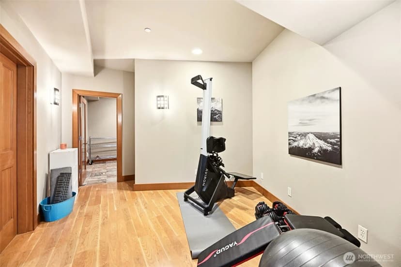 Property photo for 18603 E Spring Lake Drive Se, Renton photo 28