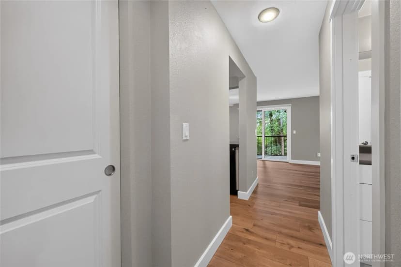 Property photo for 11313 Ne 128th Street #e104, Kirkland photo 4