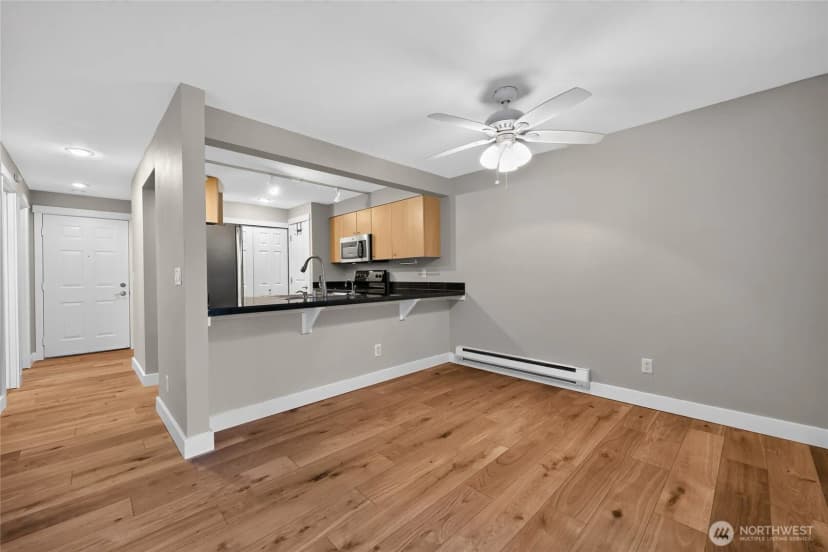 Property photo for 11313 Ne 128th Street #e104, Kirkland photo 17