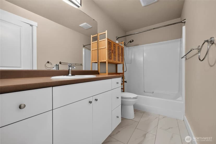 Property photo for 11313 Ne 128th Street #e104, Kirkland photo 27