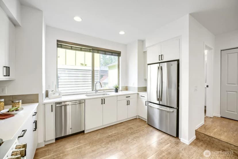 Property photo for 5206 Delridge Way Sw #b, Seattle photo 16