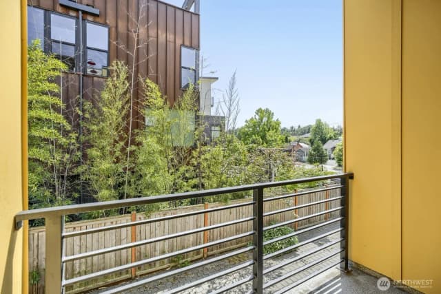 Property photo for 5206 Delridge Way Sw #b, Seattle photo 4