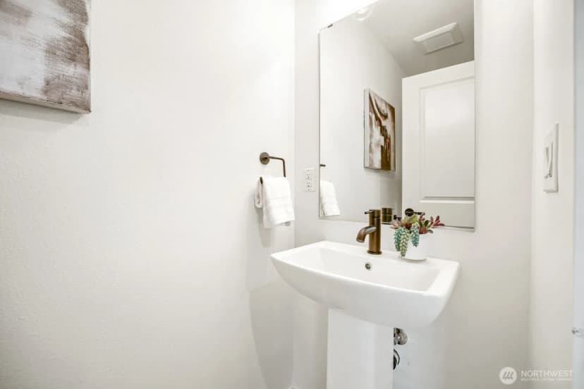 Property photo for 5206 Delridge Way Sw #b, Seattle photo 17