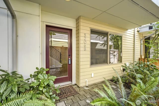 Property photo for 5206 Delridge Way Sw #b, Seattle photo 5