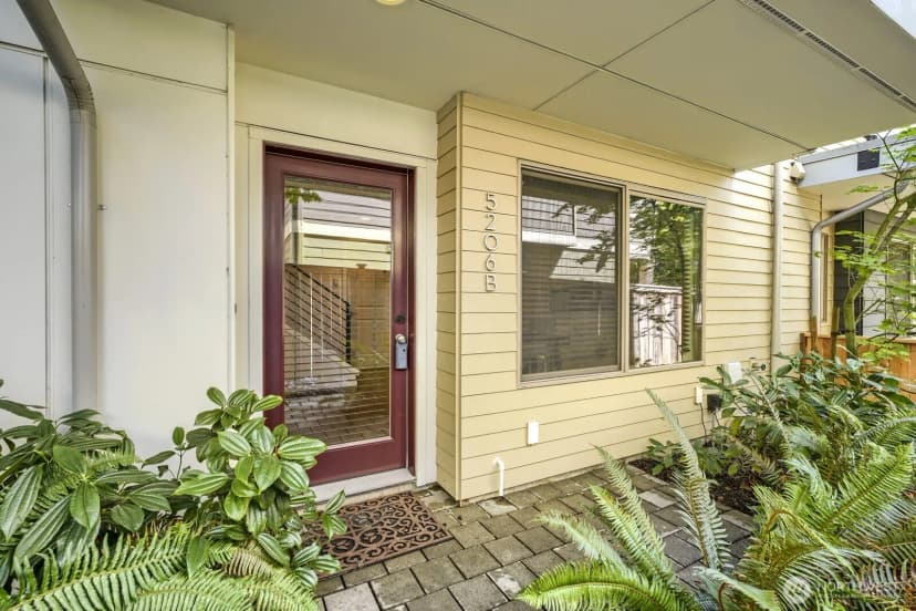 Property photo for 5206 Delridge Way Sw #b, Seattle photo 5