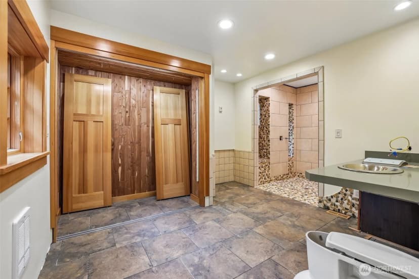 Property photo for 33010 Se 110th Street, Issaquah photo 16