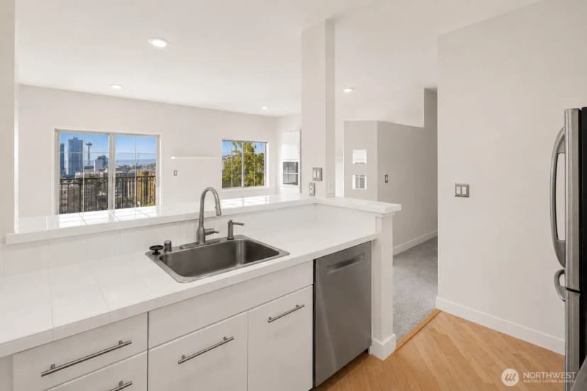 Property photo for 700 E Denny Way #603, Seattle photo 12
