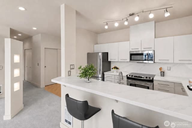 Property photo for 700 E Denny Way #603, Seattle photo 5
