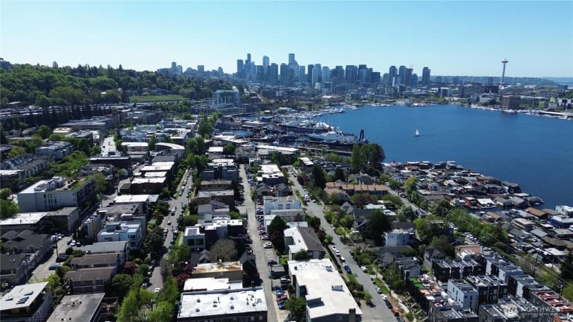 Property photo for 2215 Yale Ave E, Seattle photo 22