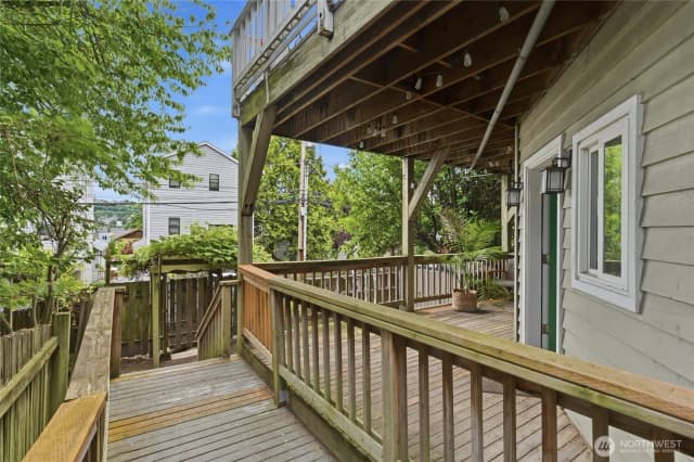 Property photo for 2215 Yale Ave E, Seattle photo 5