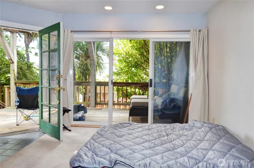 Property photo for 2215 Yale Ave E, Seattle photo 19