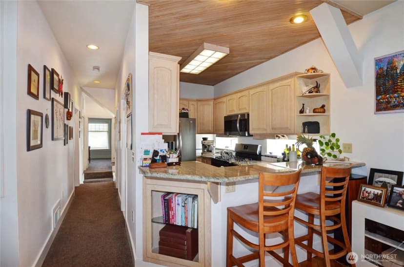Property photo for 2215 Yale Ave E, Seattle photo 10