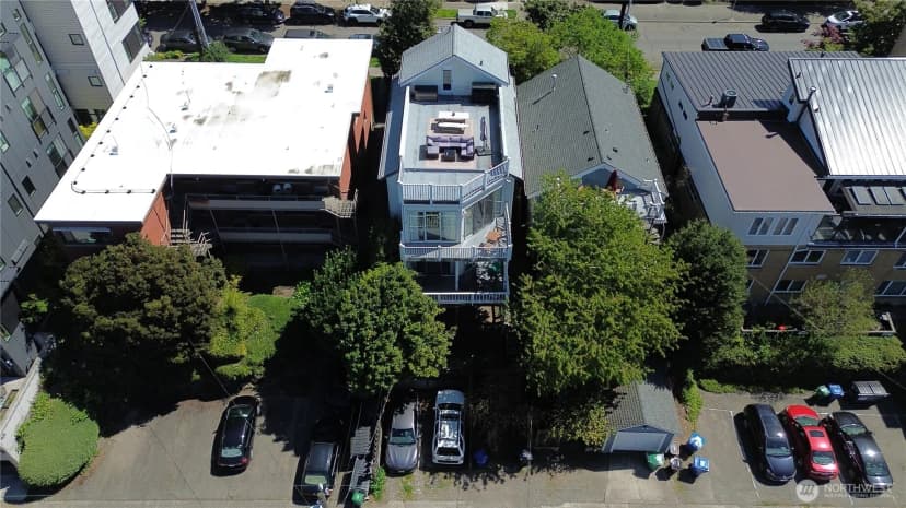 Property photo for 2215 Yale Ave E, Seattle photo 23