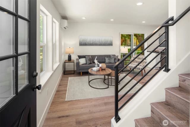 Property photo for 8824 32nd Avenue Sw, Seattle photo 5