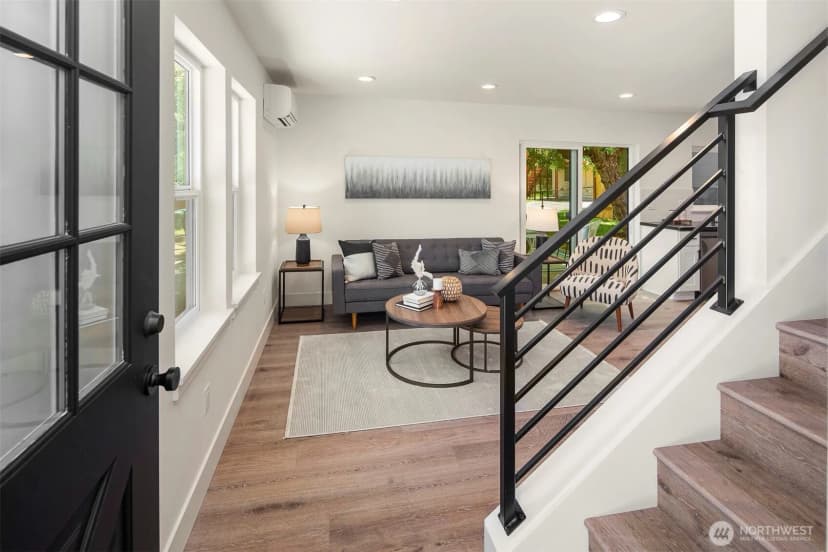 Property photo for 8824 32nd Avenue Sw, Seattle photo 5