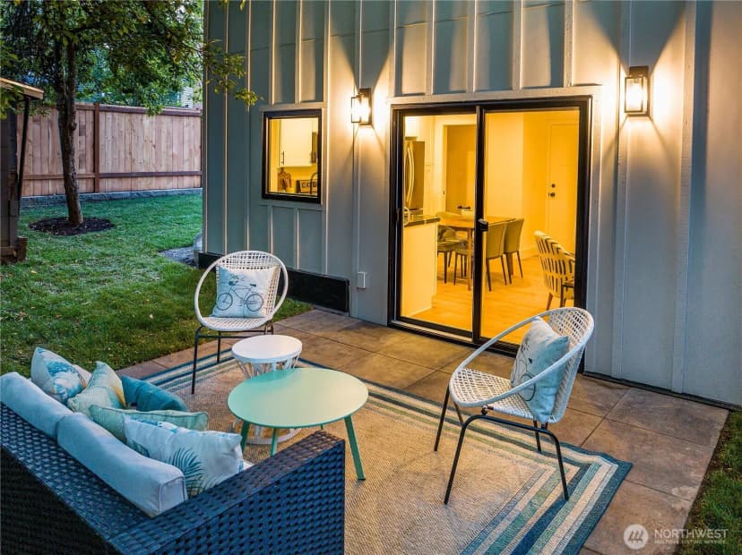 Property photo for 8824 32nd Avenue Sw, Seattle photo 11