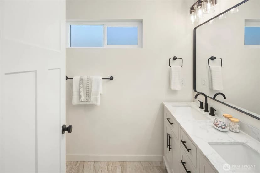 Property photo for 8824 32nd Avenue Sw, Seattle photo 18