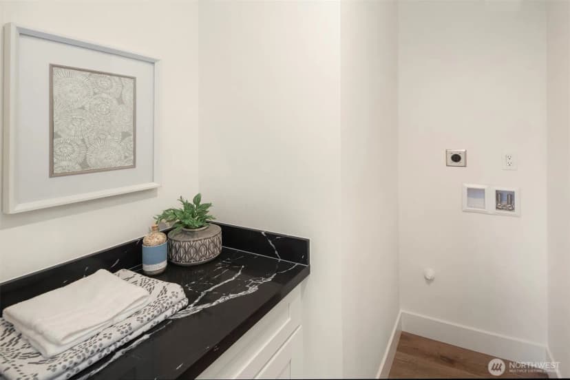 Property photo for 8824 32nd Avenue Sw, Seattle photo 22