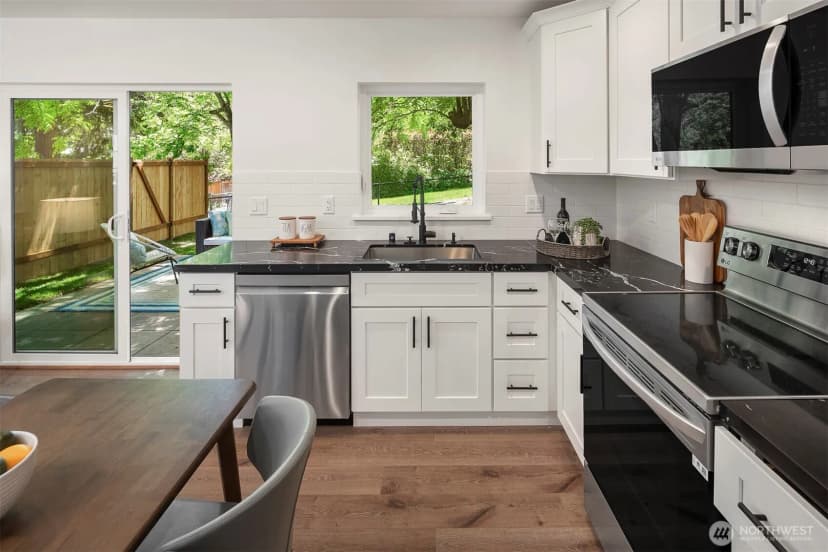 Property photo for 8824 32nd Avenue Sw, Seattle photo 10