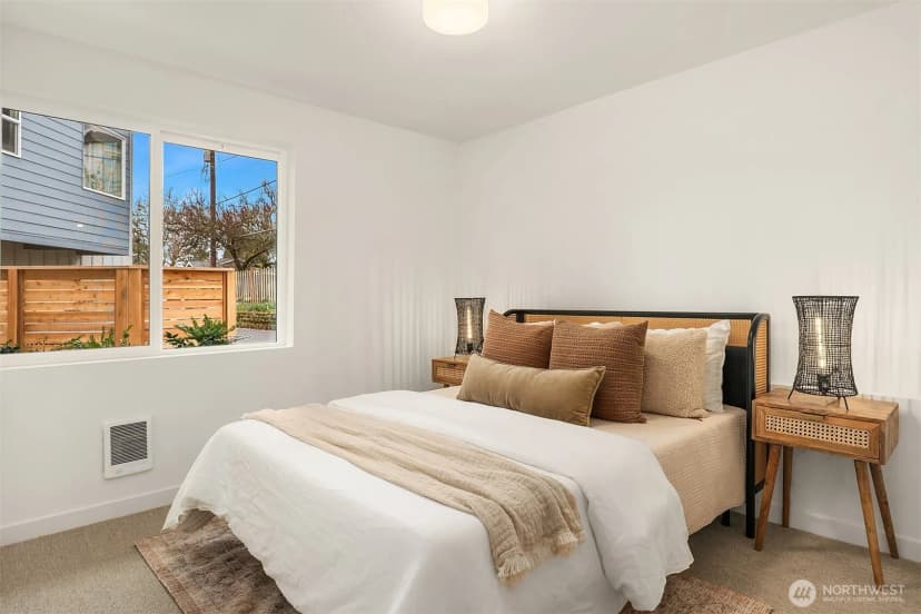 Property photo for 223 Ne 75th Street, Seattle photo 4