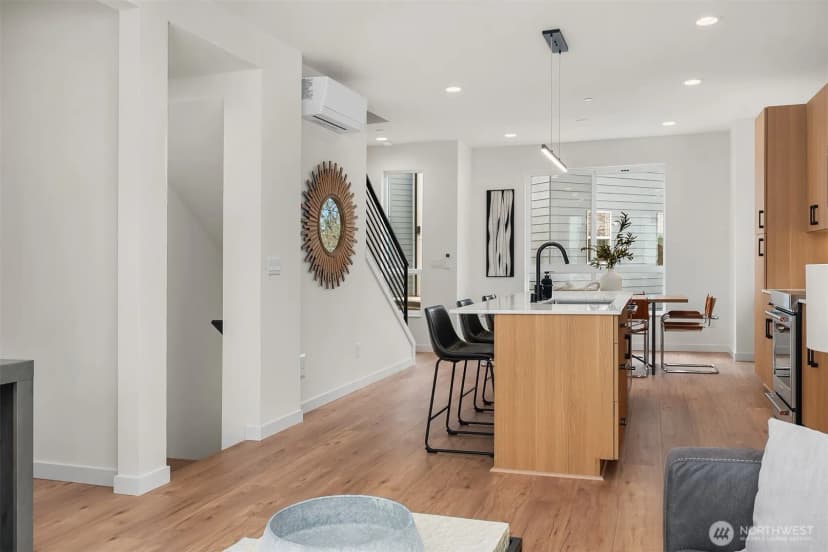 Property photo for 223 Ne 75th Street, Seattle photo 15