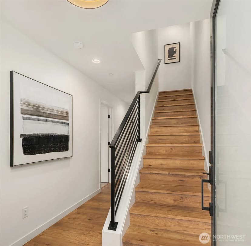 Property photo for 223 Ne 75th Street, Seattle photo 3