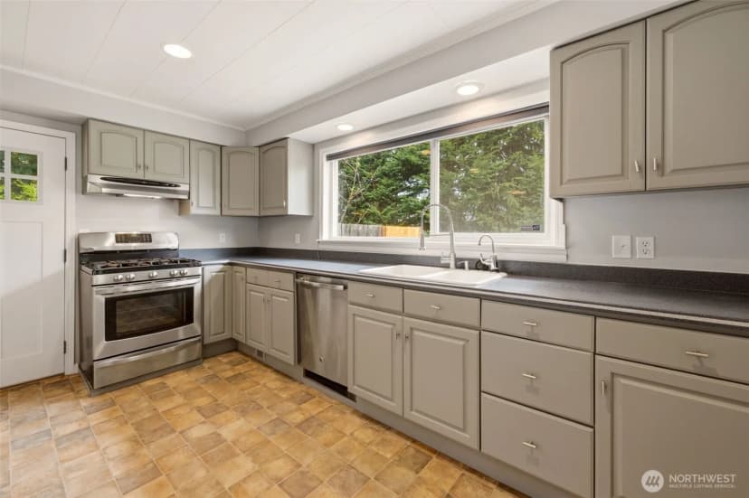 Property photo for 5001 N 19th Street, Tacoma photo 10