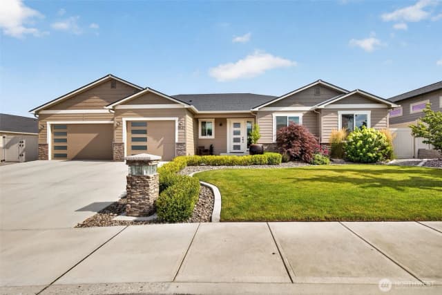 Property photo for 2637 7th St Se, East Wenatchee