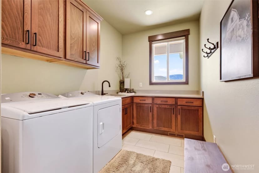 Property photo for 2637 7th St Se, East Wenatchee photo 34