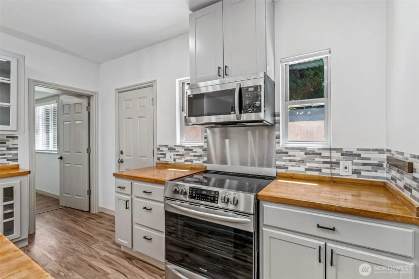 Property photo for 5830 115th Place Ne #2, Kirkland photo 6