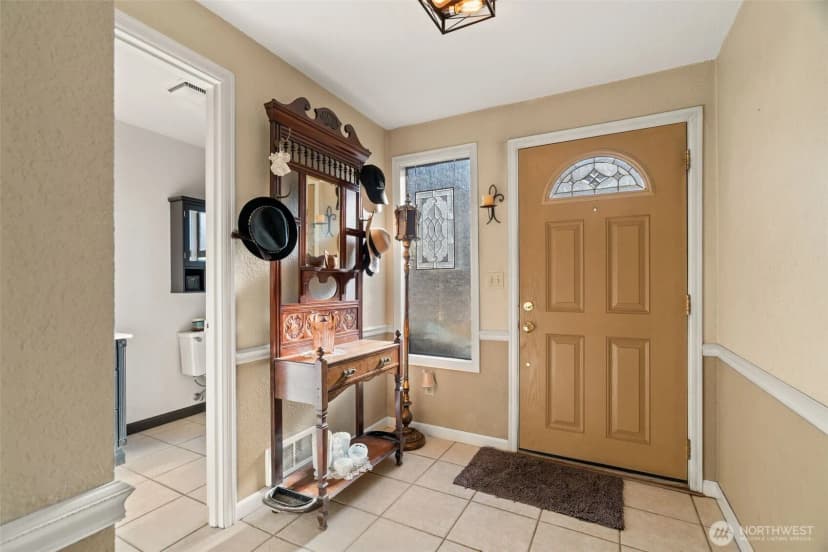 Property photo for 16968 65th Lane Ne, Kenmore photo 12
